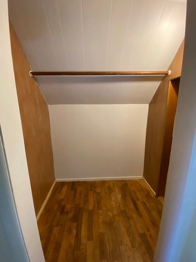 Building Photo - Cozy 3 Bedroom, 1 Bathroom Home with Spacious Back Yard.