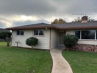 Building Photo - 4BD/2BA Home in Lincoln