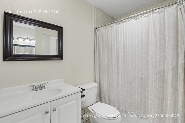 Building Photo - 412 Woodland Park Dr