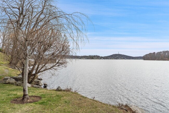 Building Photo - 598 N Lake Blvd