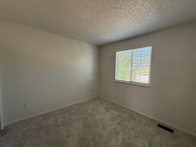 Building Photo - 4810 Ardley Dr