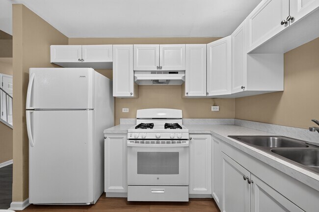 Building Photo - 1371 Andover Dr