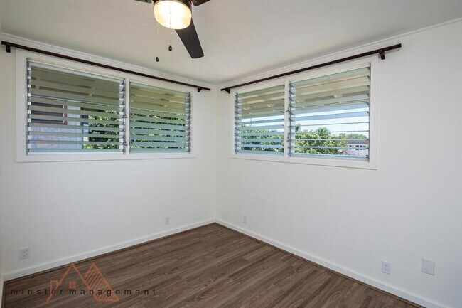 Building Photo - 2133 Metcalf St