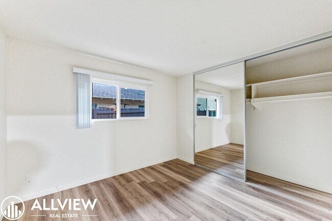 Building Photo - 7572 Amazon Dr