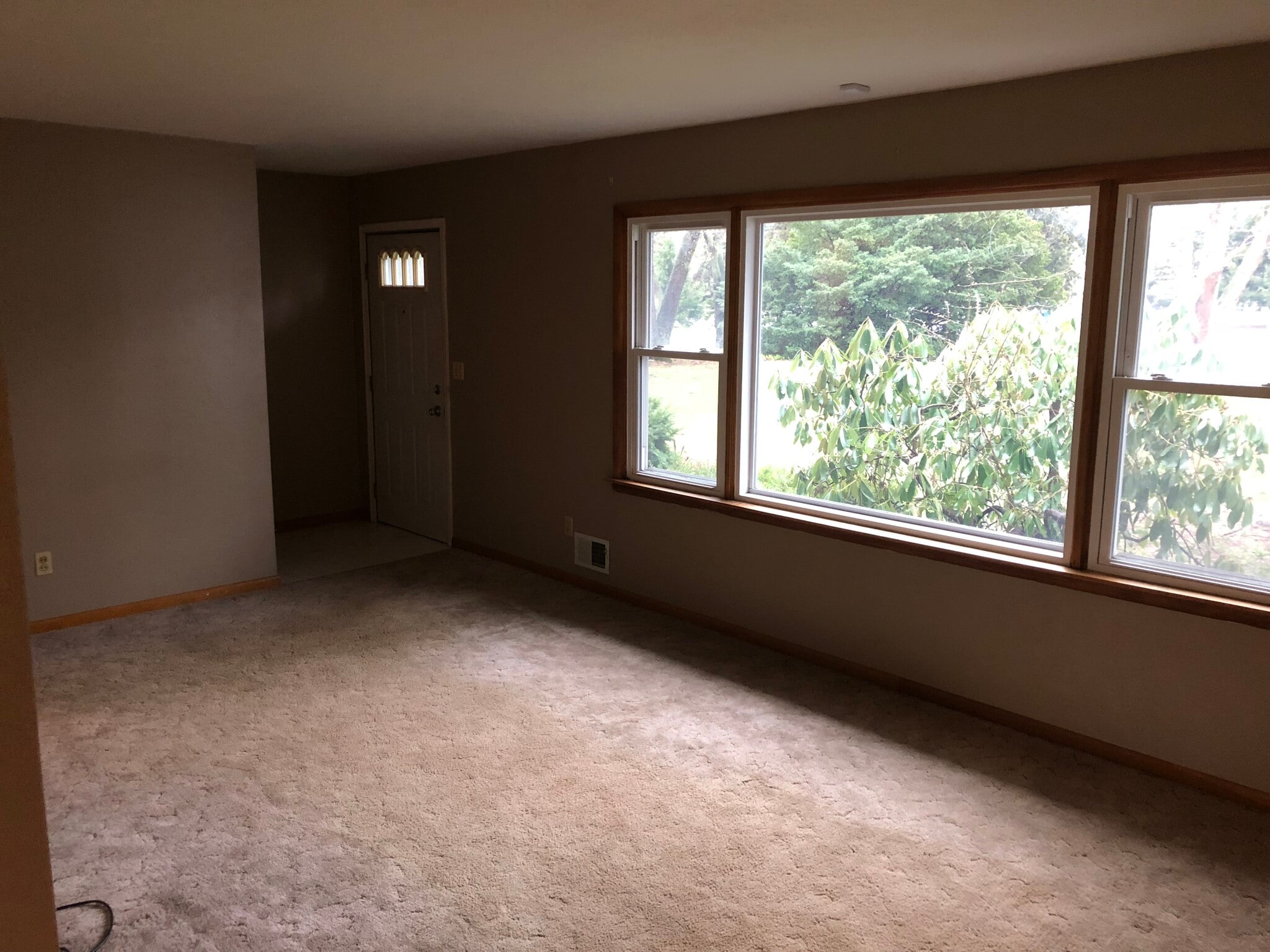 Living room - 3660 N Mccord Rd