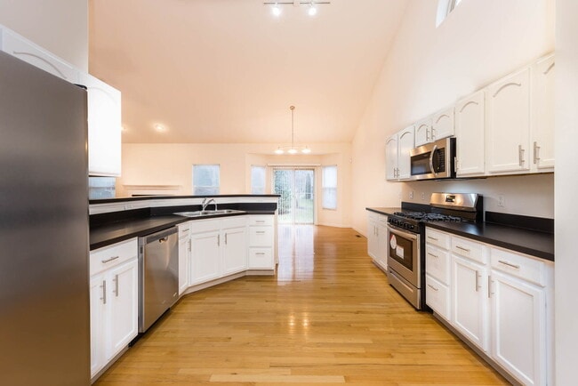 Building Photo - 6382 Morrisey Pl