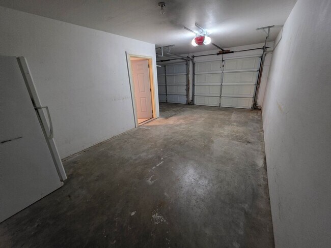 Building Photo - 1125 Latigo Dr