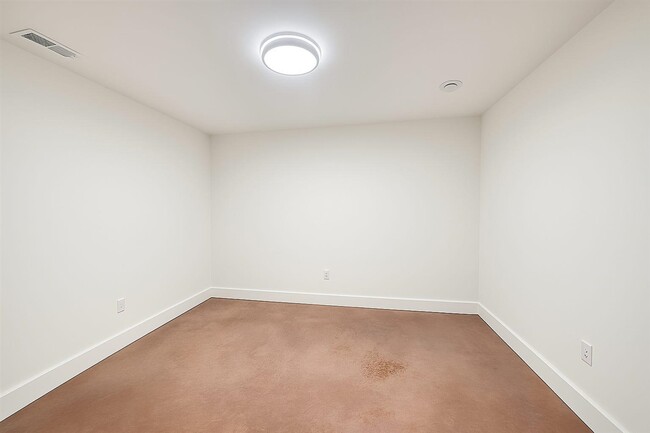 Building Photo - 649 Old Drake Temperance Rd