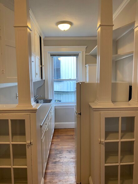 Primary Photo - 11 Gray St