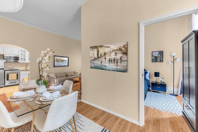 Building Photo - 45 Monroe Pl