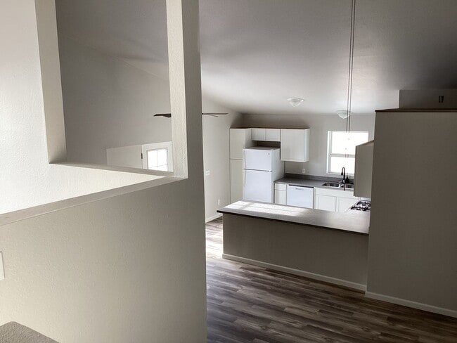 Building Photo - Newly Remodeled 3 Bedroom House in Belgrade