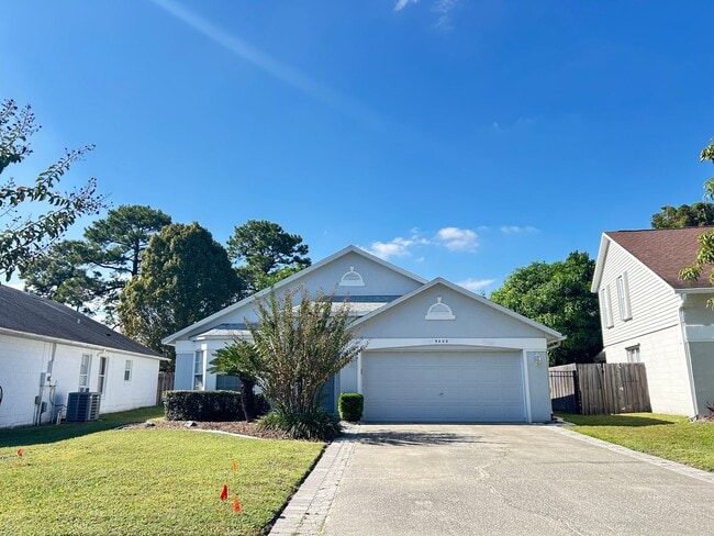 Building Photo - Amazing Dream Home with Water View and Pri...