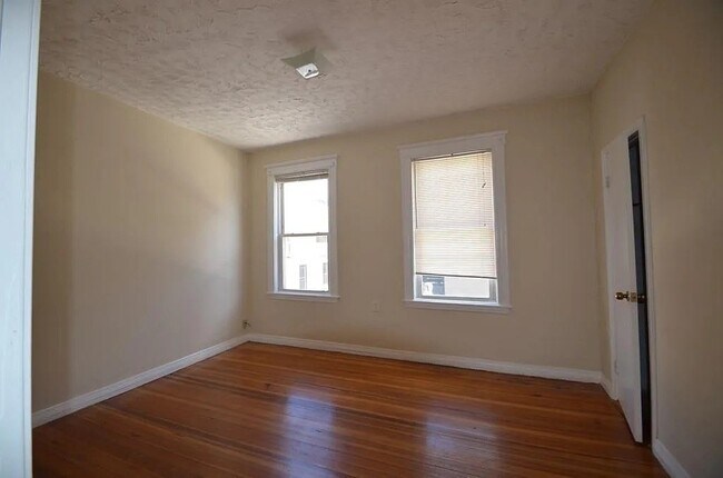 Building Photo - 279 Broadway