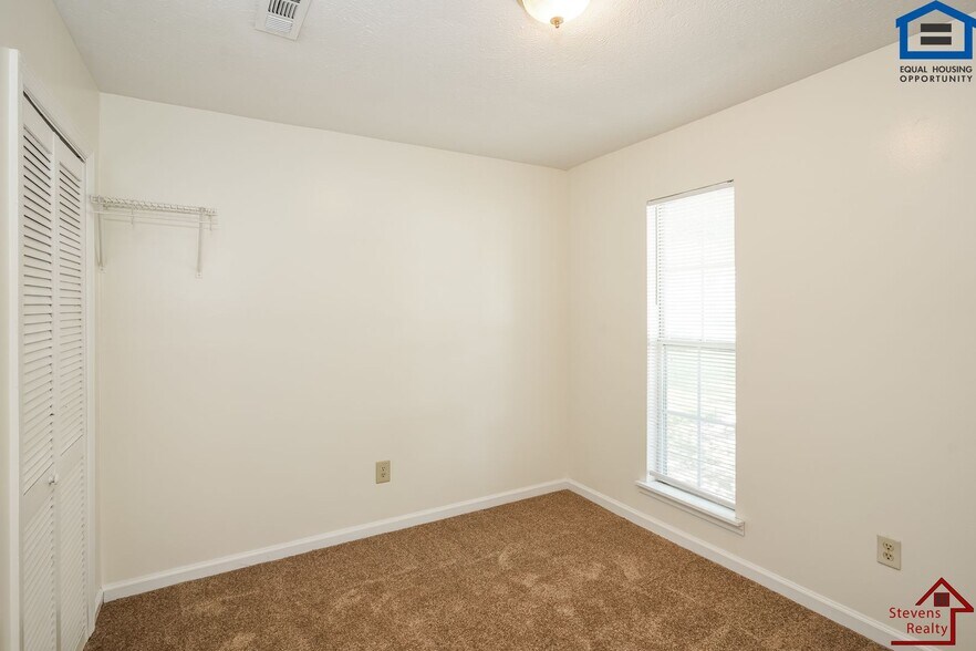 Building Photo - 174 Bybee Woods Dr