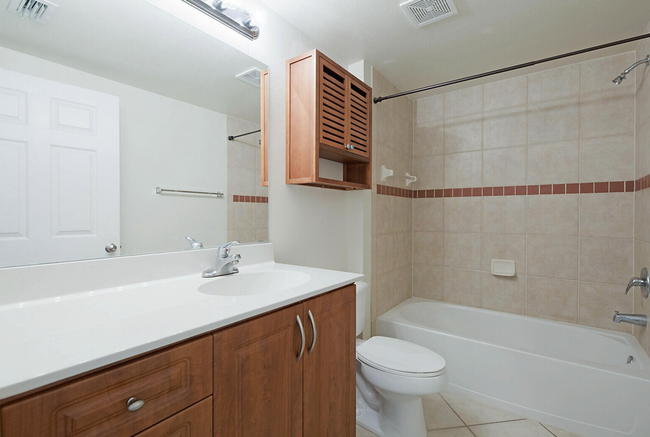 Bedroom 2 Bathroom - 6511 Emerald Dunes Dr