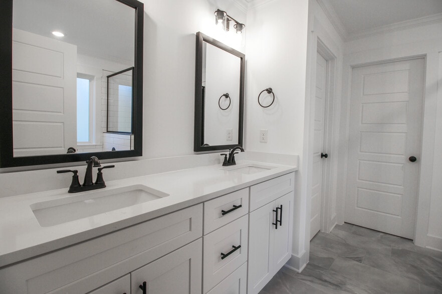 Building Photo - 2036 Warbler Dr