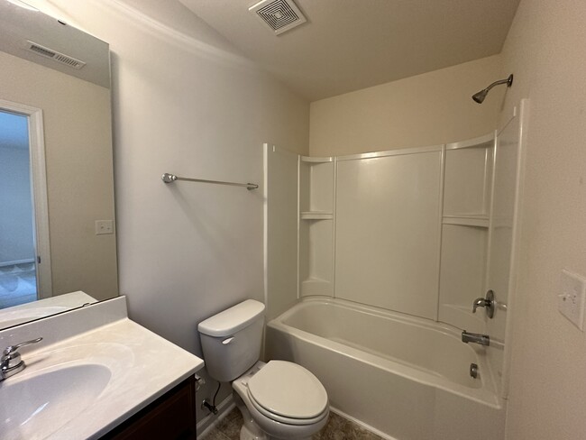 Building Photo - 1460 Salem Creek Dr