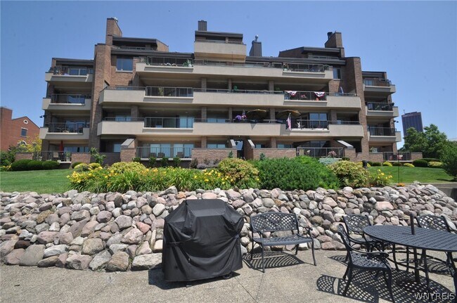 Building Photo - 40 Waterfront Cir