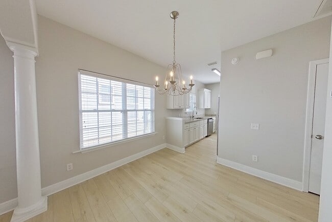 Building Photo - 303 Summercreek Cove