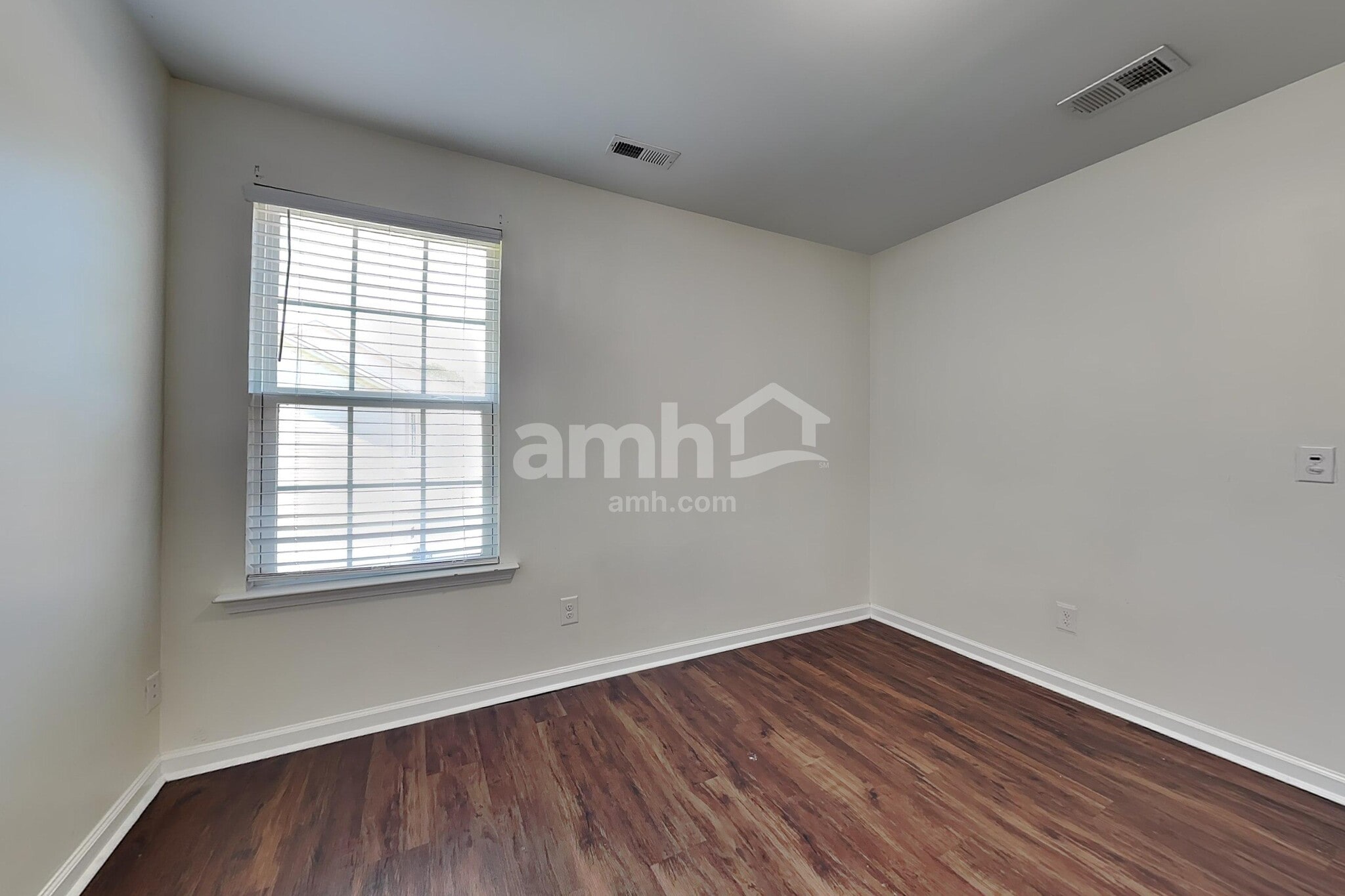 Building Photo - 37 Sand Live Oak Dr