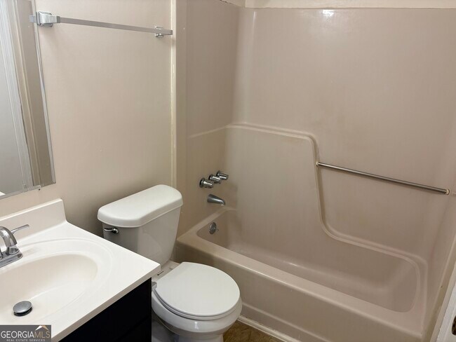 Building Photo - 165 Hunters Ln