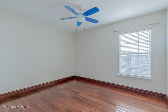 Building Photo - 8985 Redtail Dr