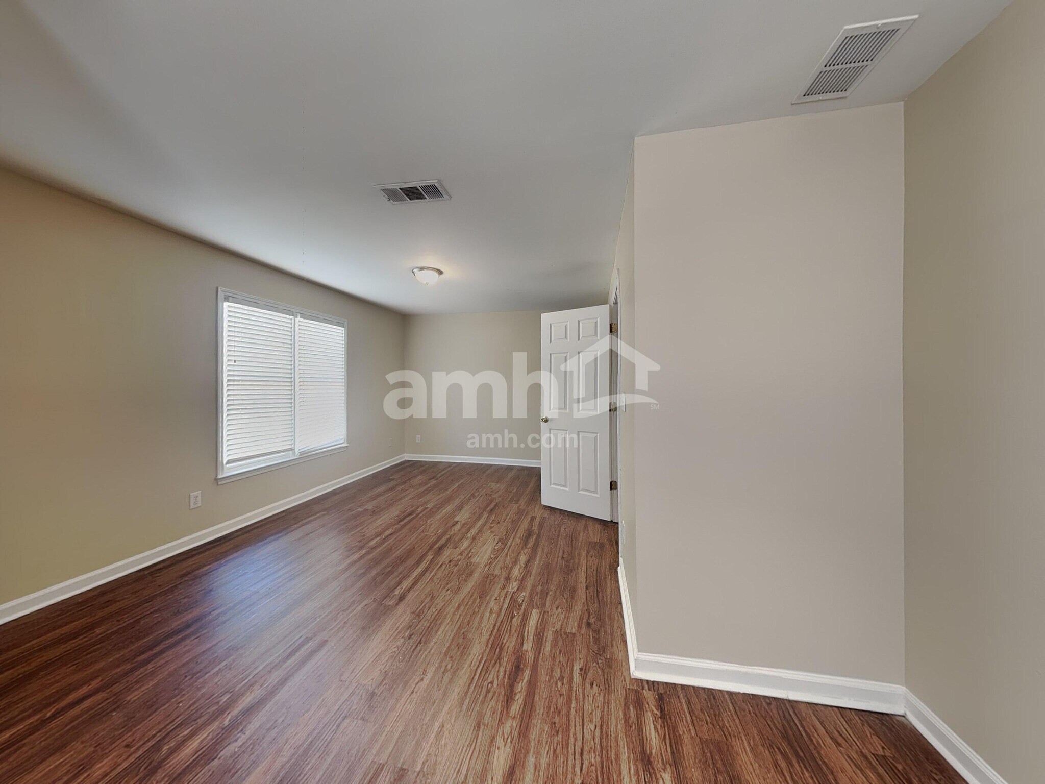 Building Photo - 3284 Creek Trace E