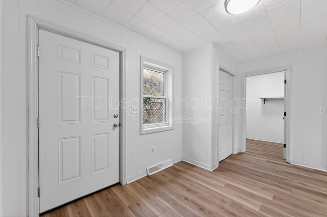 Building Photo - 2311 Henderson Ave
