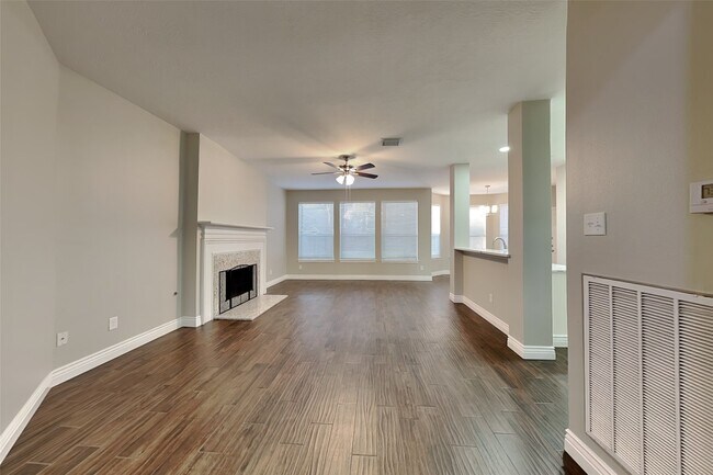Building Photo - 6310 New Oak Ct