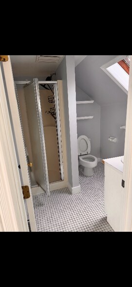 Building Photo - 210 County St