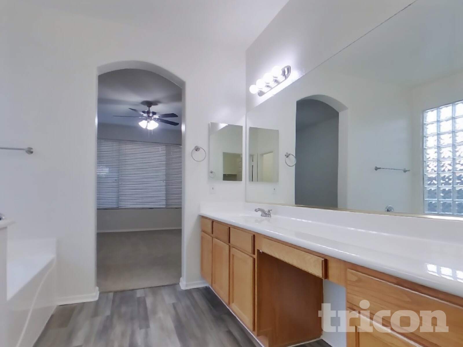 Building Photo - 4333 E Ivanhoe St