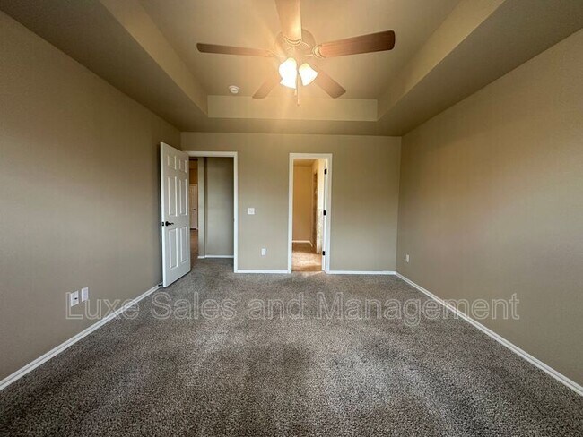Building Photo - 805 Dover Mansion