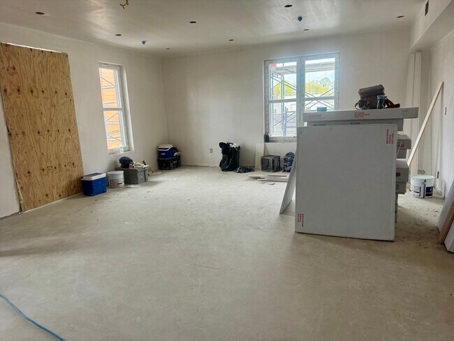 Building Photo - 15 Guild St