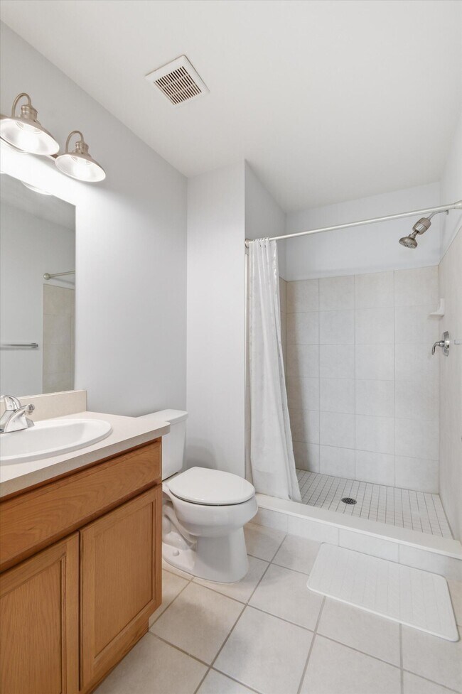Building Photo - 1304 Riversedge Dr
