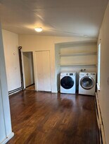 Building Photo - 1326 W Pratt St