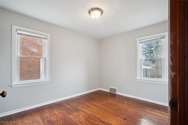 Building Photo - 14116 Krems Ave