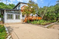 Building Photo - 3904 Highland Dr