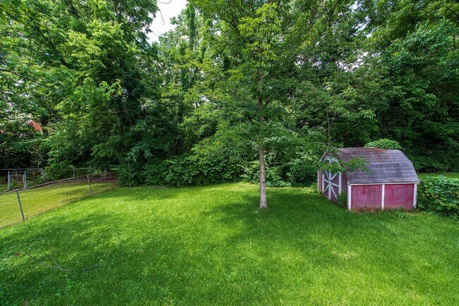 Building Photo - 3627 Edgebrook Dr