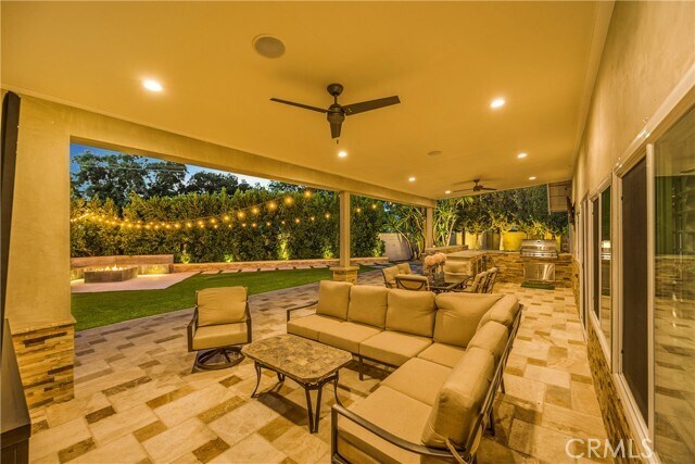 Building Photo - 1320 N Van Gogh Cir