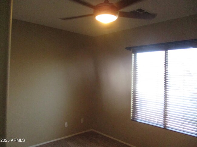 Building Photo - 2304 W Bonanza Ln