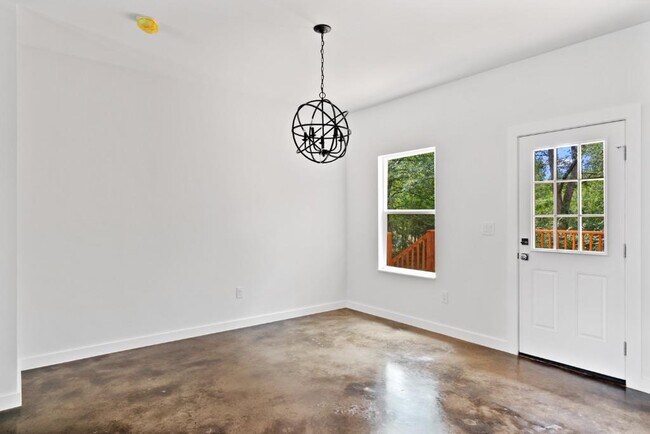 Building Photo - 319 Lamaloa Ln