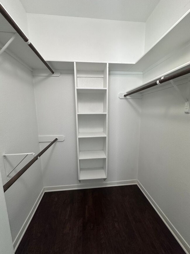 Building Photo - 1901 S 15th St