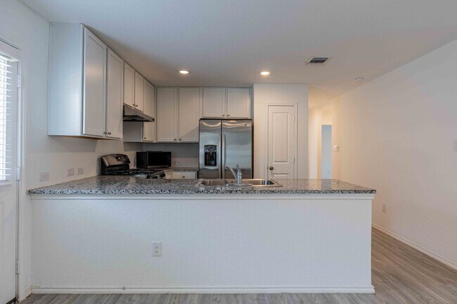 Building Photo - 6562 Runaway Row