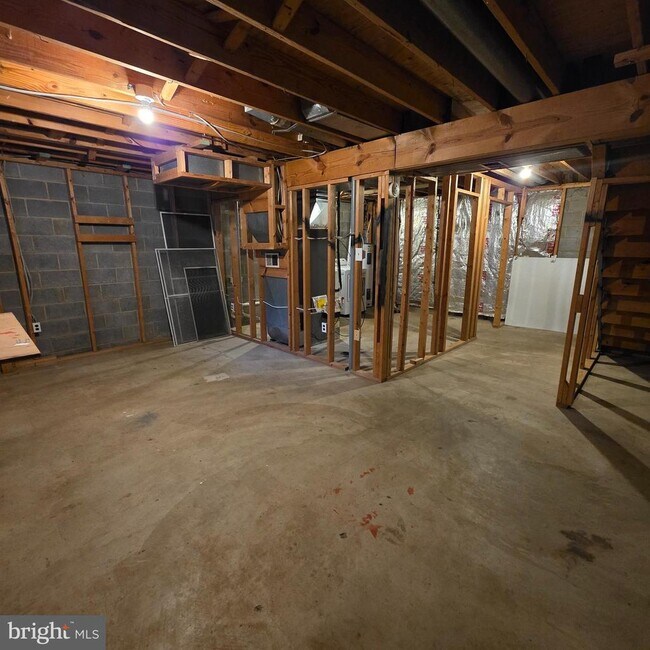 Building Photo - 1758 Springfield Ln