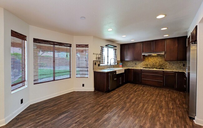 Building Photo - 4 Bedroom Home in the Waters Edge at Ocotillo Community Near W Queen Creek Rd and S Dobson Rd!