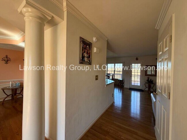 Building Photo - Gorgeous Classic Cave Spring Colonial in S...