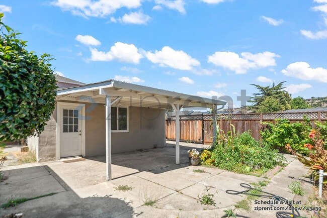 Building Photo - 1697 140th Ave