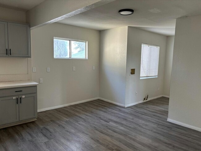 Building Photo - 1061 Beaumont Ave