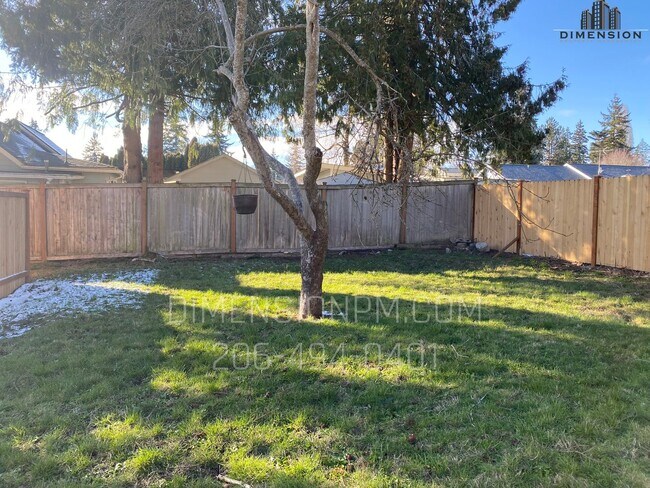 Building Photo - Charming Rambler 2-Bedroom Home with Fully Fenced Yard in Bremerton!