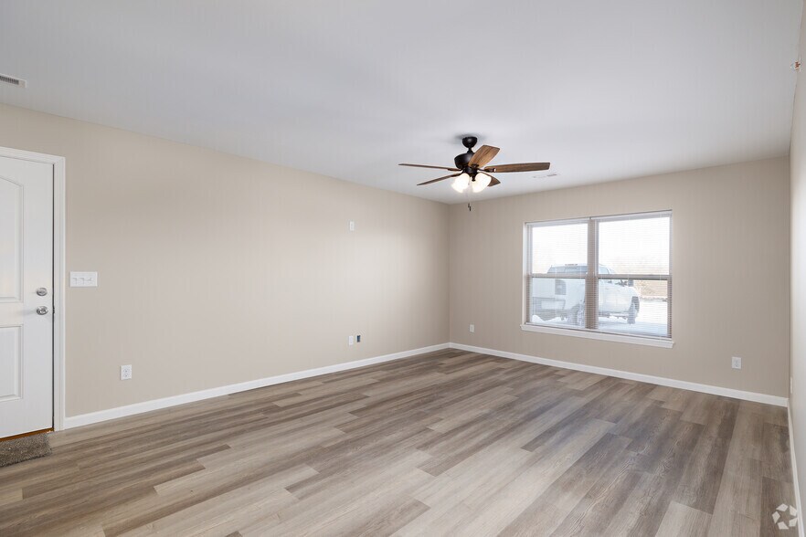 2BR, 2BA - 1,226SF - Living Room - Autumn Leaf Apartment Homes